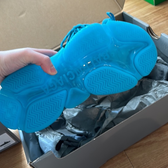 - BALENCIAGA SIZE 39 TRIPLE S NWB - Picture 7 of 7